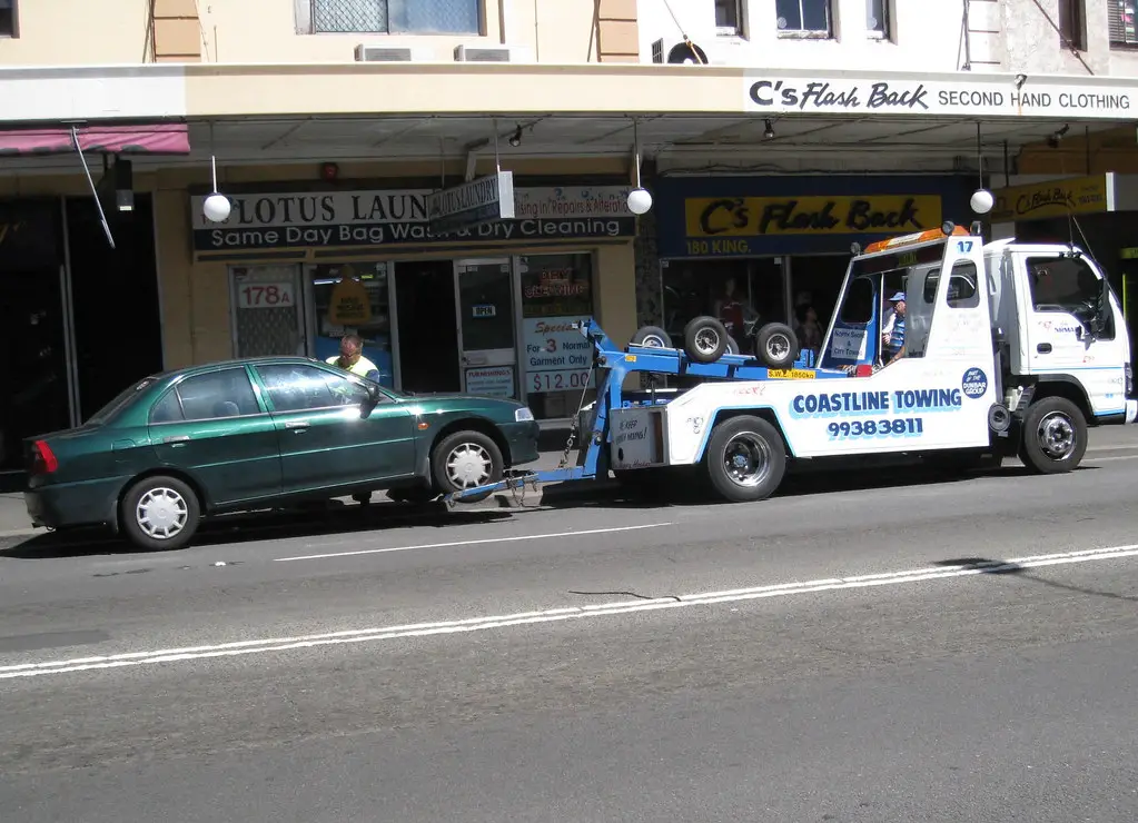 car and tow truck