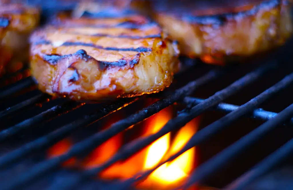 How to Clean a Charcoal Grill - Neighbor Blog