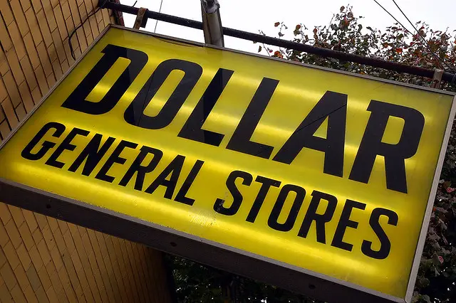 8 Items You Should Buy at the Dollar Store Instead of Walmart