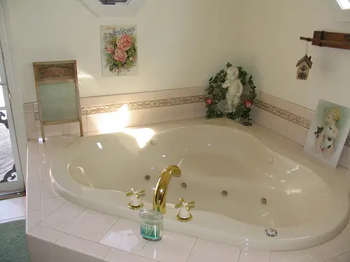 how to turn on a jacuzzi bathtub